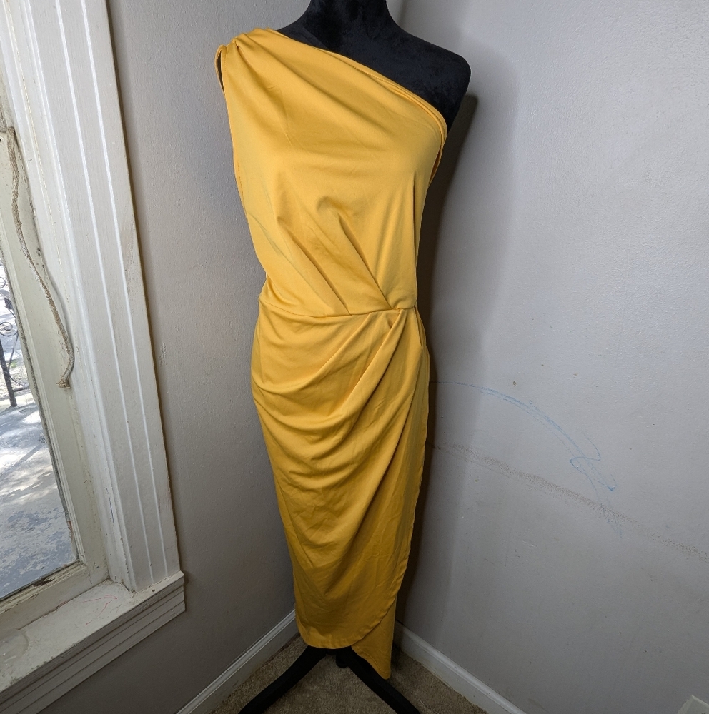 Yellow One-Shoulder Going Out Dress 2x